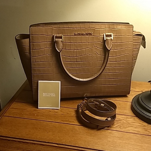 Michael Kors Handbags - Michael Kors NWT SELMA  walnut embossed satchel
